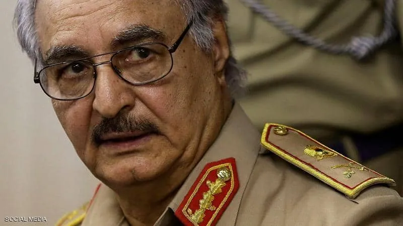 Haftar insta a las tropas a luchar más duro en Ramadán