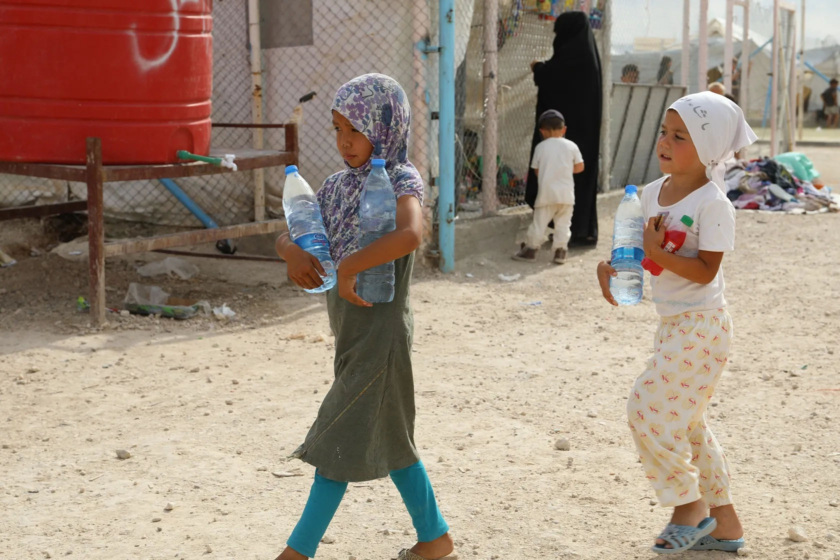 Destino vago para 327 hijos de Daesh en el campamento de Al-Hol