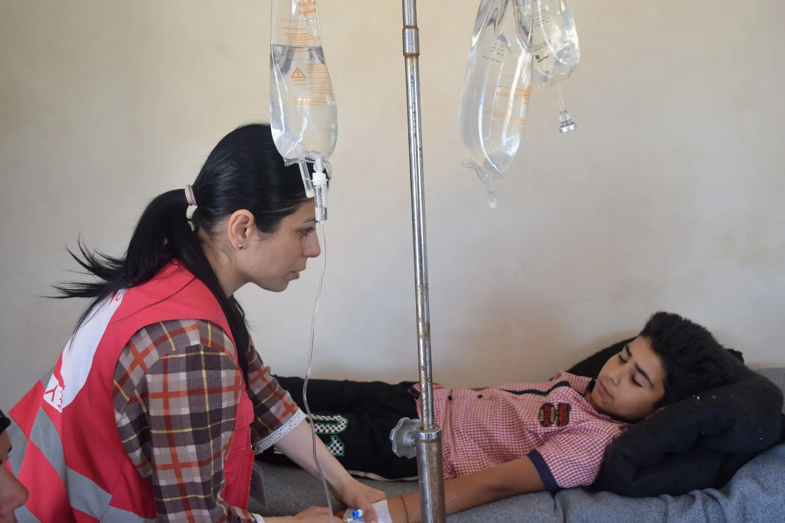 Media Luna Roja Kurda se esfuerza por mejorar el sector de la salud en al-Shahba