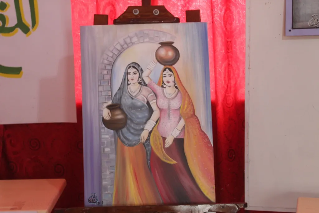 Exposición de arte de mujeres jóvenes en Manbij