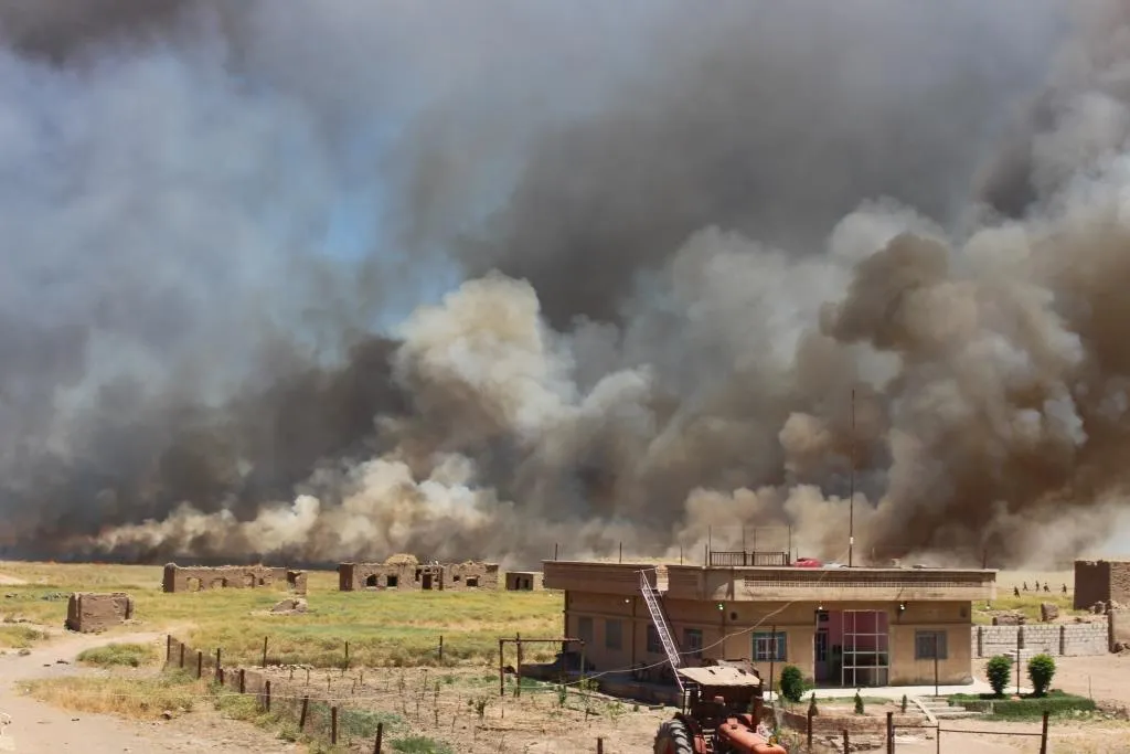 El fuego es deliberado, todos los días al mismo tiempo