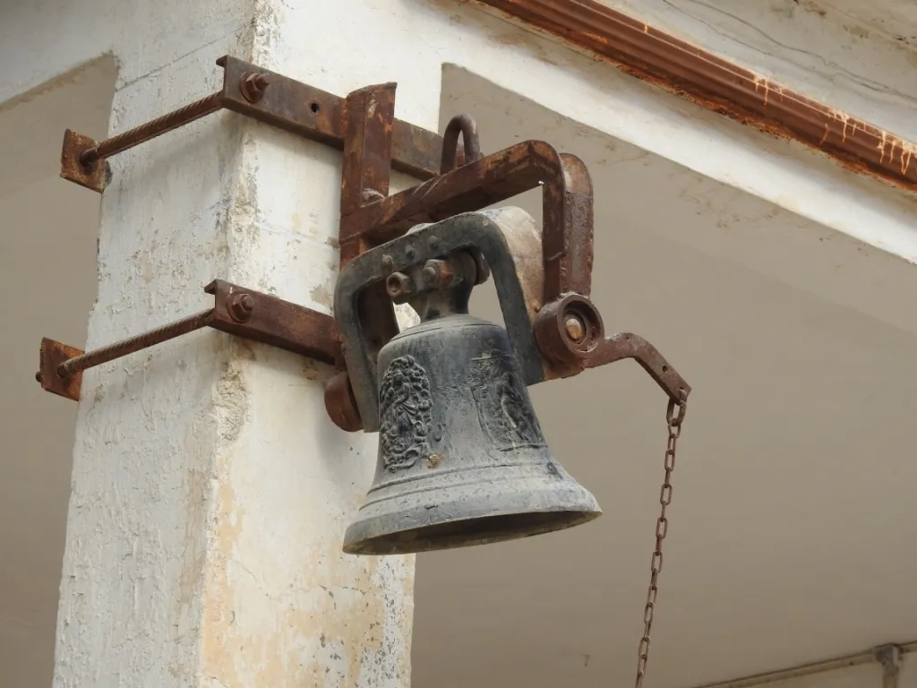 Armenios en Girê Spi volvieron a vivir libremente y sonaron campanas sobre su iglesia