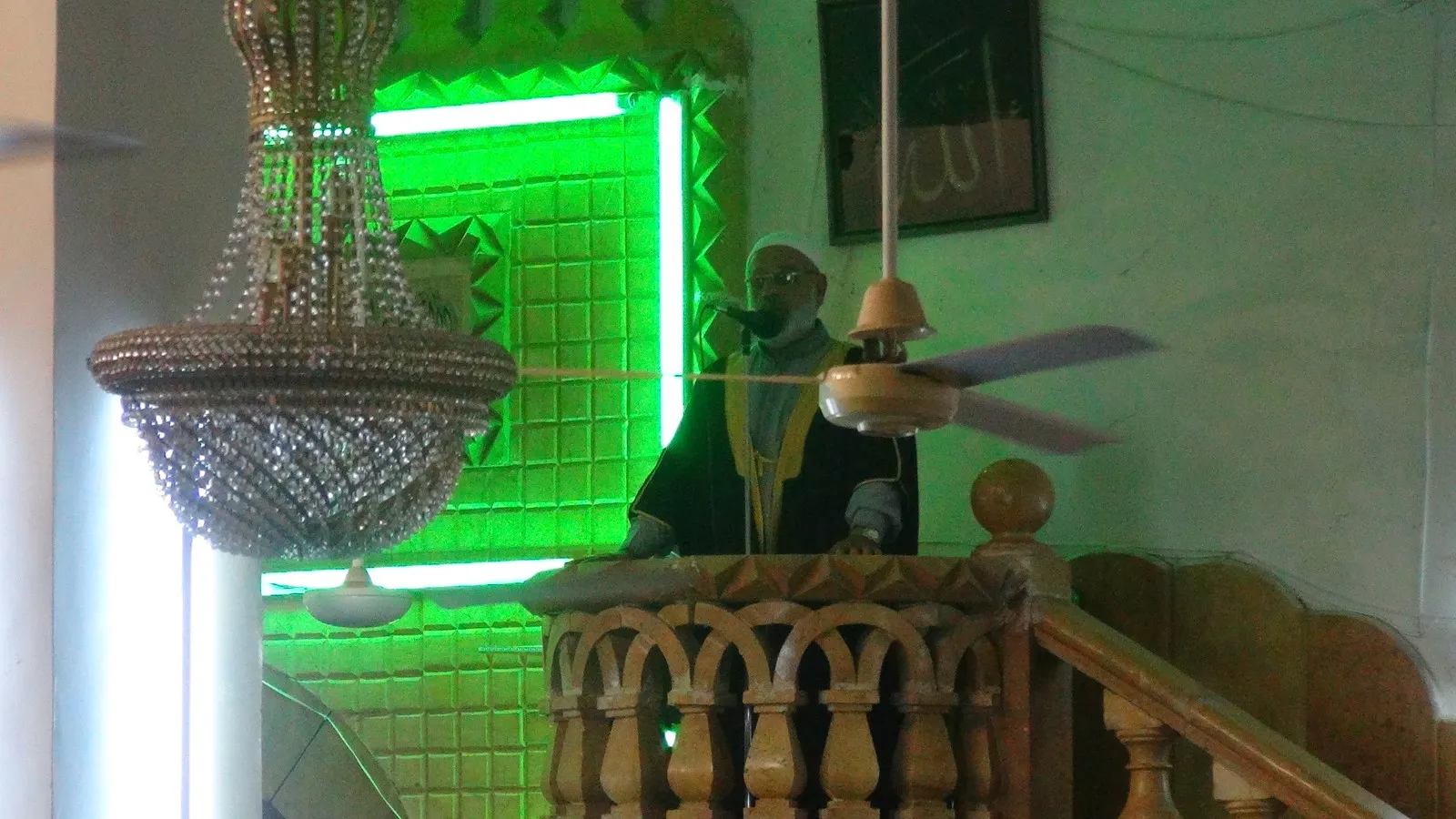 Personas de Afrin y al-Shahba comenzaron a visitar los santuarios de los mártires en Eid