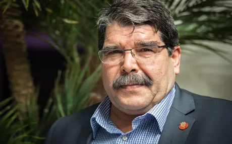Muslim: los partidos usan a Daesh para lanzar ataques en el norte y este de Siria