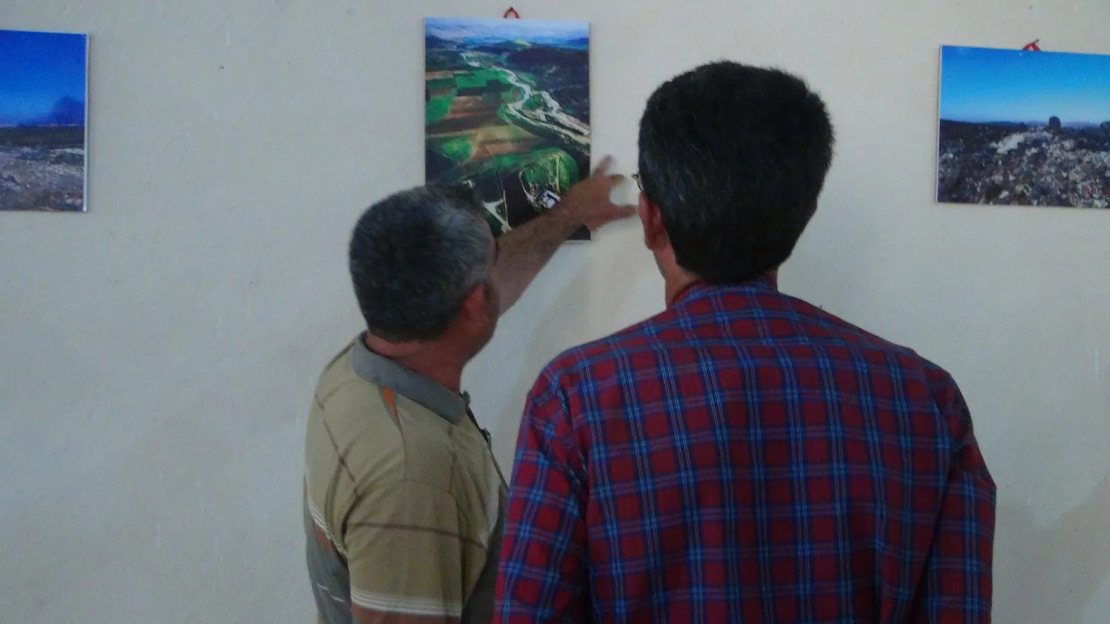 Delegaciones ven fotos de la agresión turca en exhibición en al-Shahba