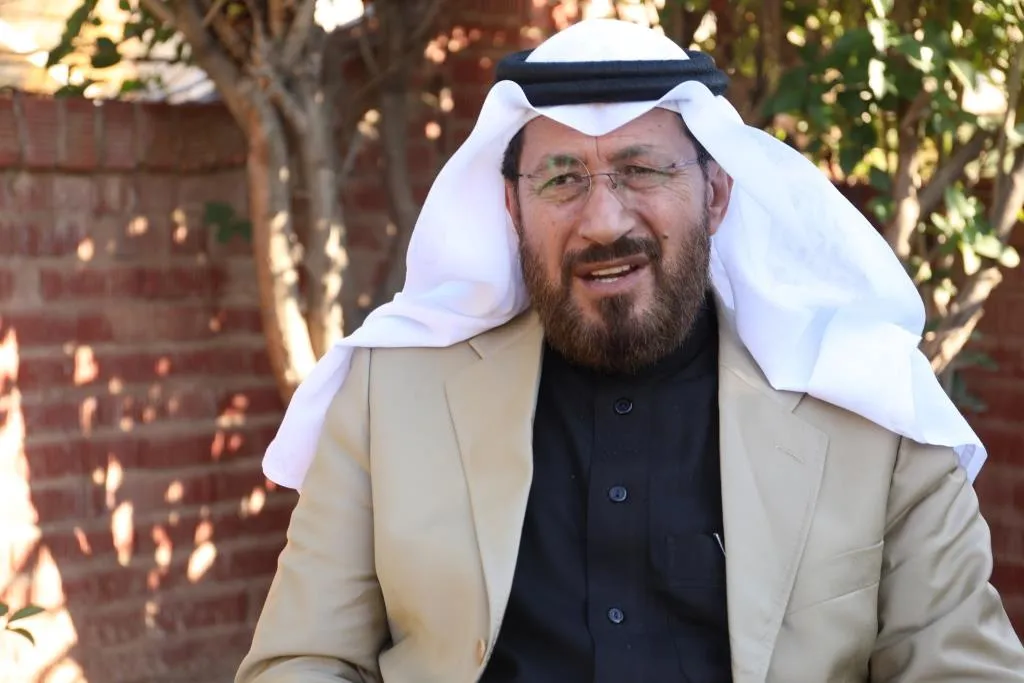 Jeque de Al-bou Khamis responde a las acusaciones de régimen sirio y coalición: AA es un proyecto democrático