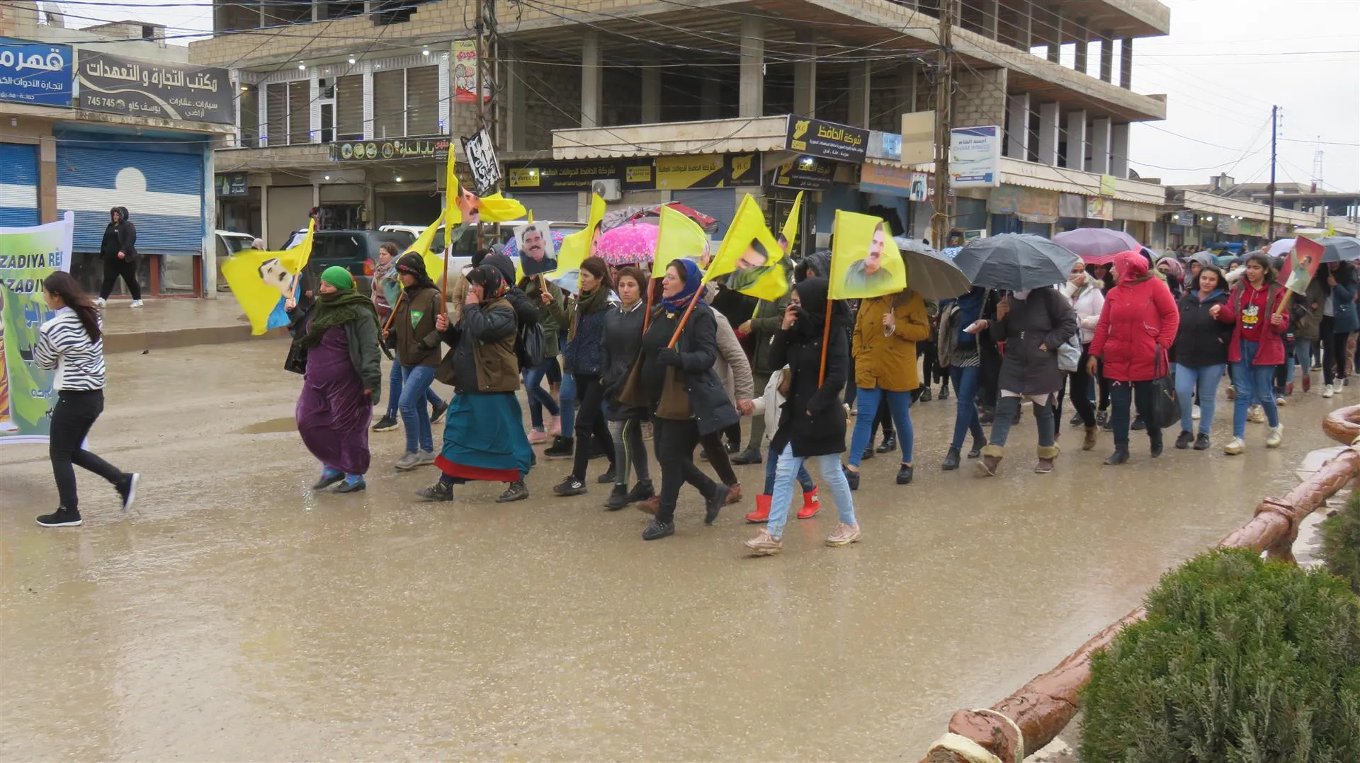 Residentes de Girkê Legê condenan el aislamiento y exigen la libertad de Ocalan