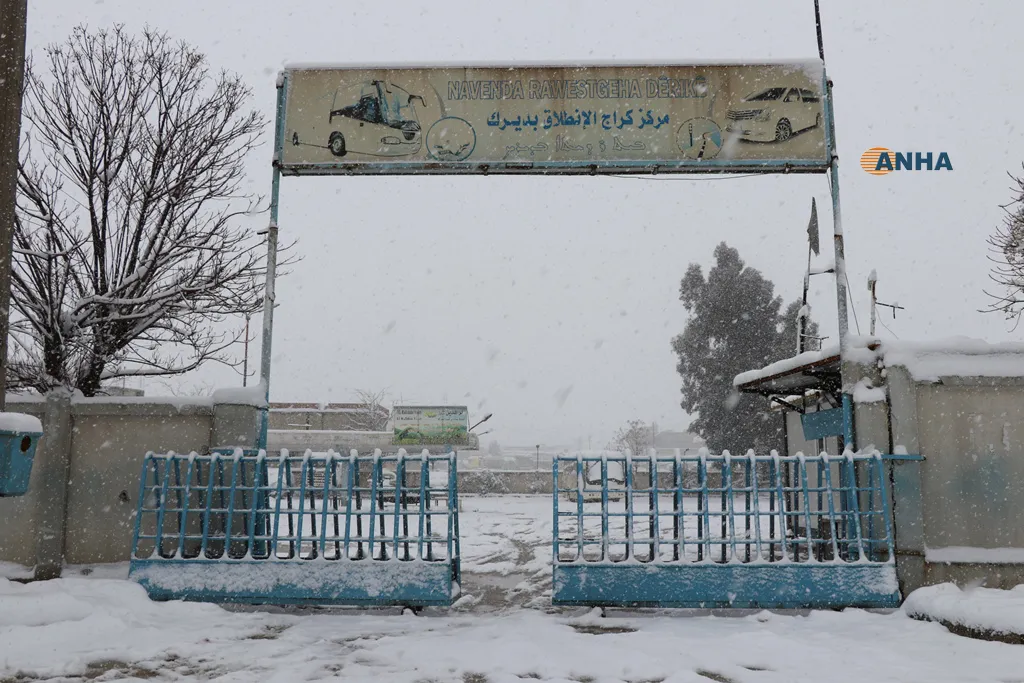 Foto y video .. Derik vestido de blanco