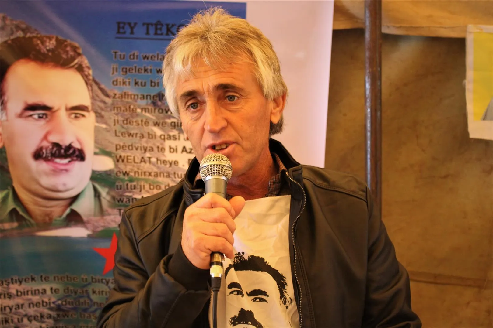 Decenas de personas hacen huelga de hambre para condenar el complot internacional contra Ocalan