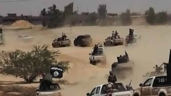 SOHR: ISIS lanza un ataque violento contra las fuerzas del gobierno sirio en el desierto de Sukhnah