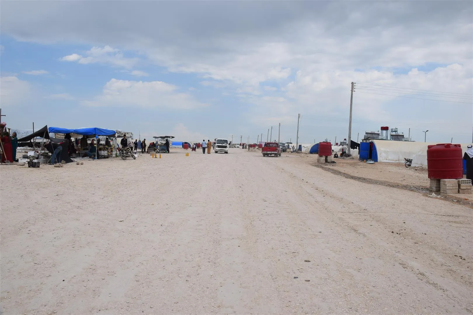 Residentes del campamento de Washokani se quejan del saneamiento deficiente