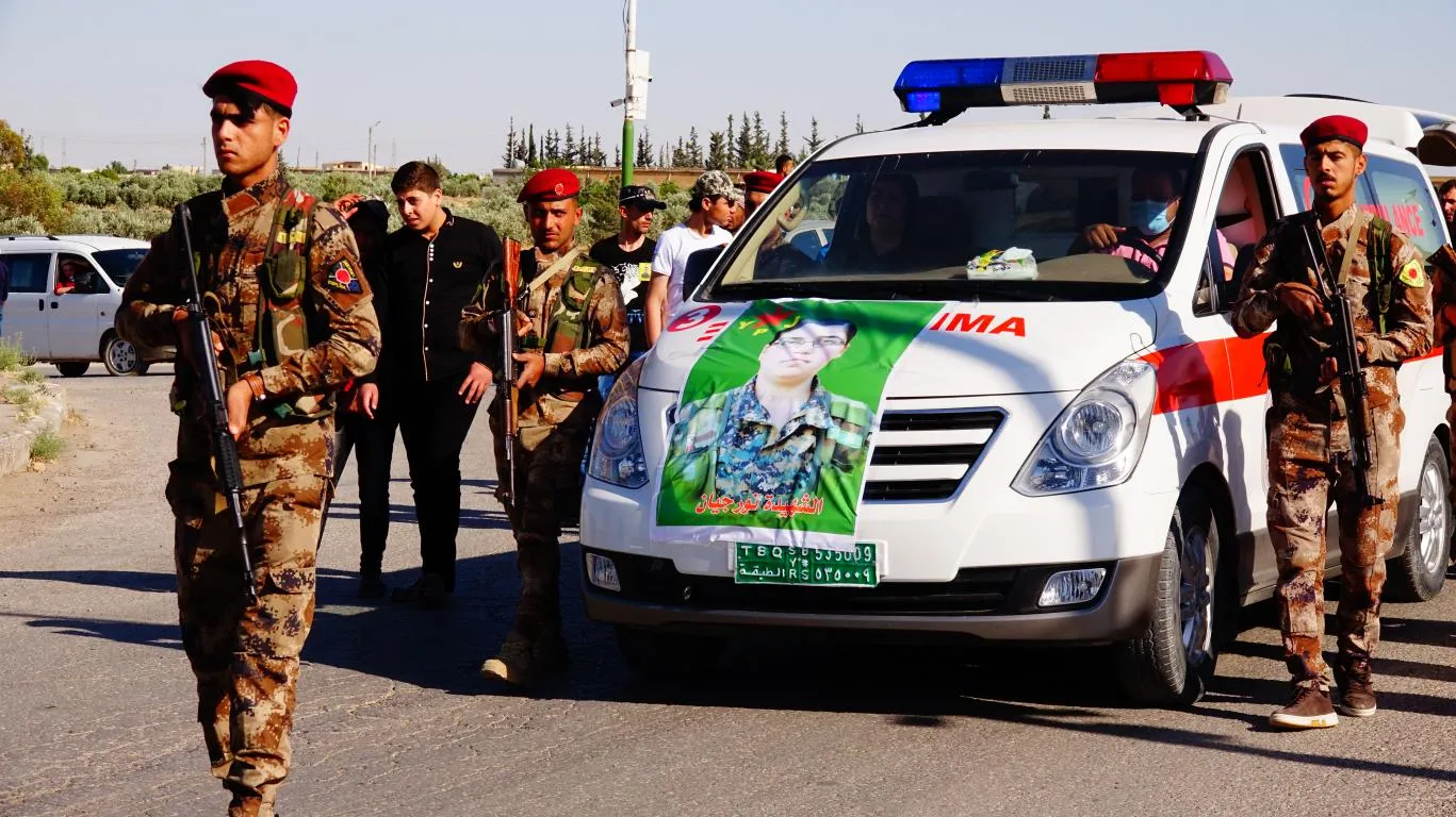 Los mártires Nurjian y Al-Idlbi descansaron en Al-Tabqa