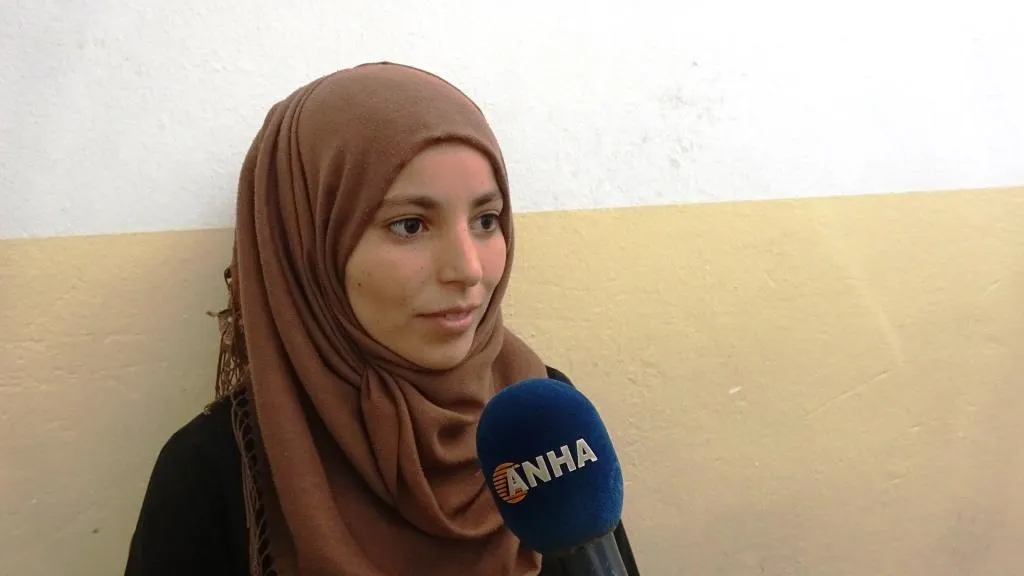 A través de las comunas, las mujeres en Deir Ezzor recuperan su papel en la sociedad