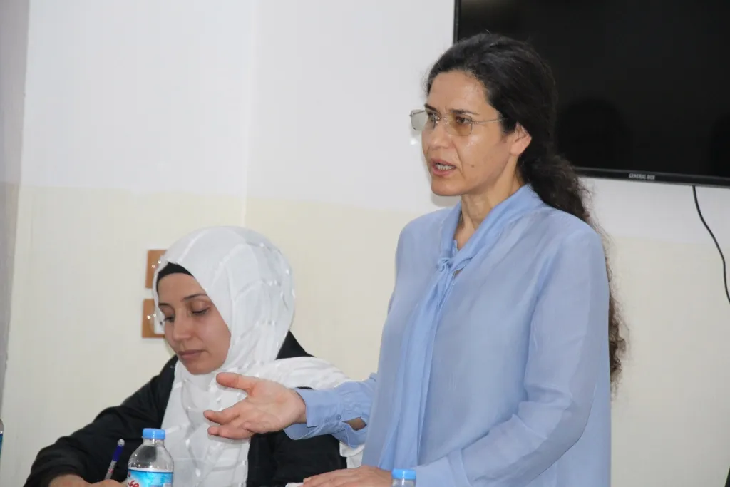 Ilham Ahmed: potencias extranjeras obstaculizan la solución de la crisis siria