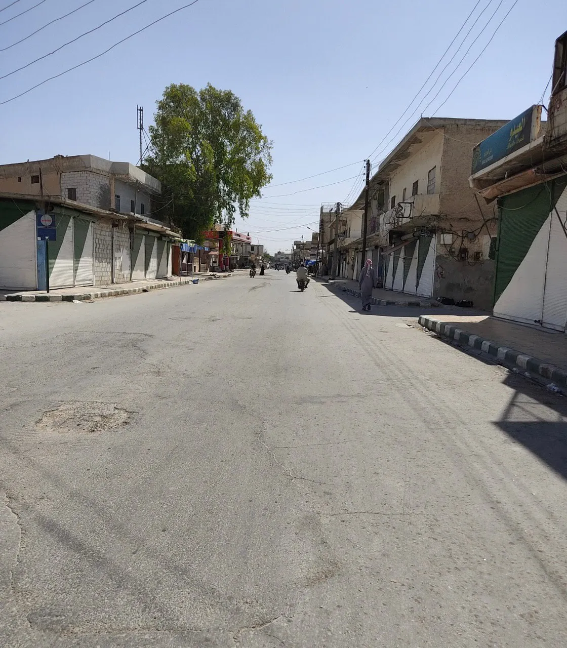 Huelga general en Gire Spi (Tel Abyad) y manifestantes que se niegan a negociar con la lira turca