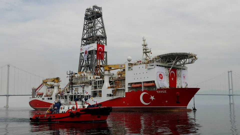 Francia llama a la OTAN a lidiar con las acciones agresivas de Turquía