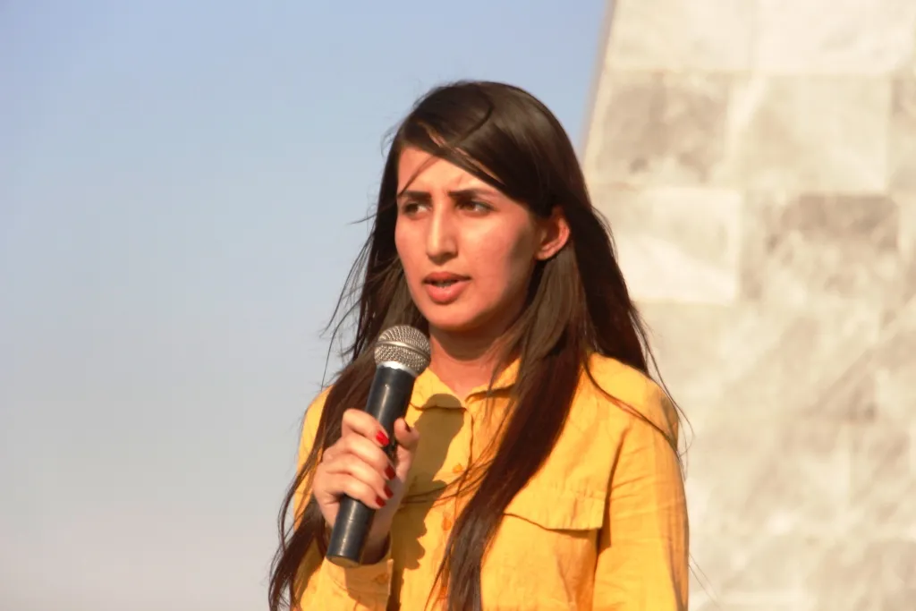 Dos mártires enterrados y ceremonias para otros dos ausentes en Kobani