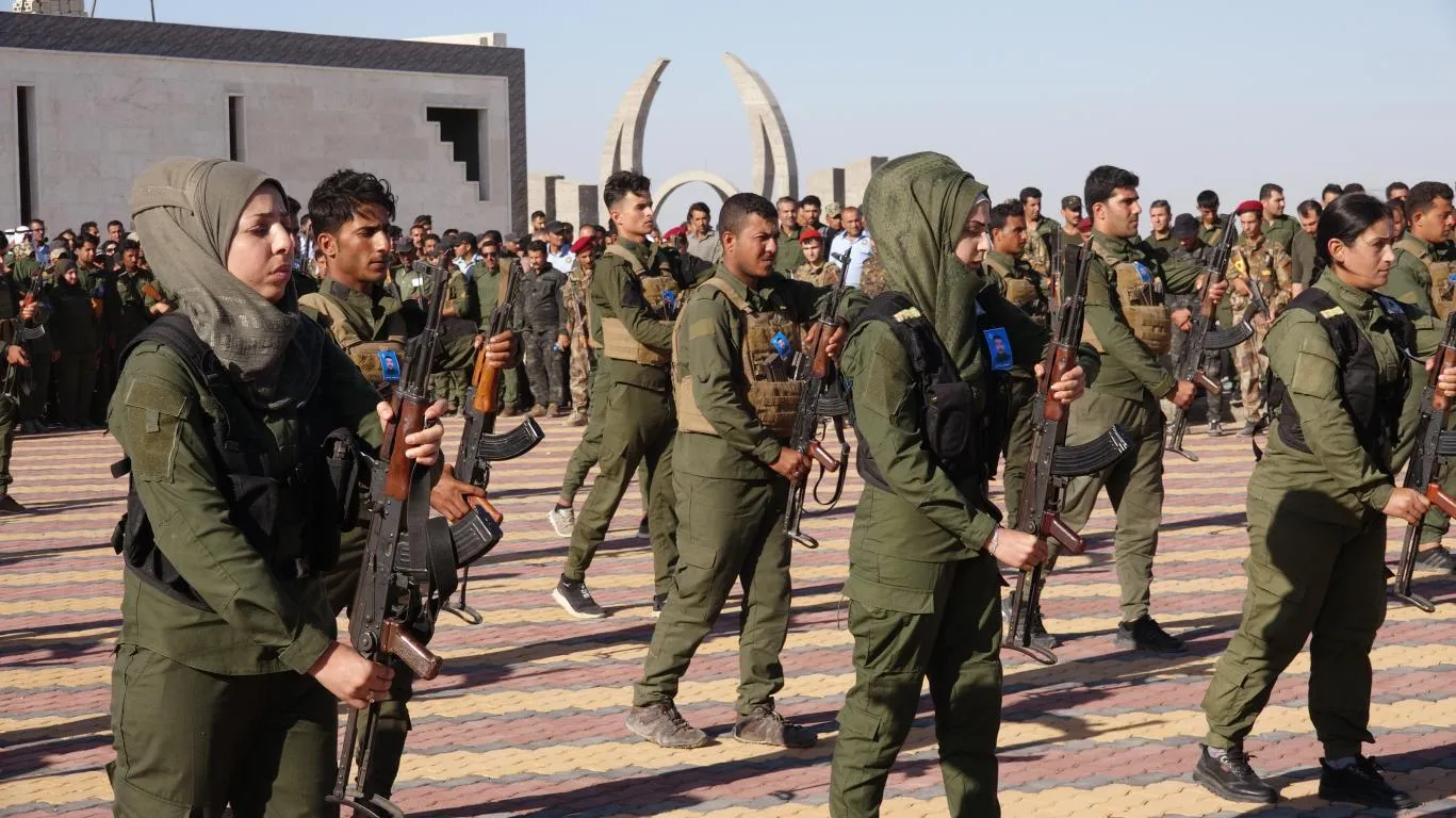 Al-Tabqa abraza al mártir Maher