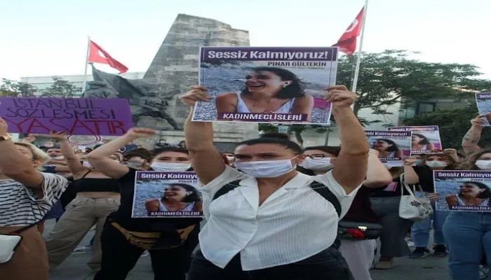 Las mujeres turcas se alzan contra Erdogan tras el asesinato de una joven