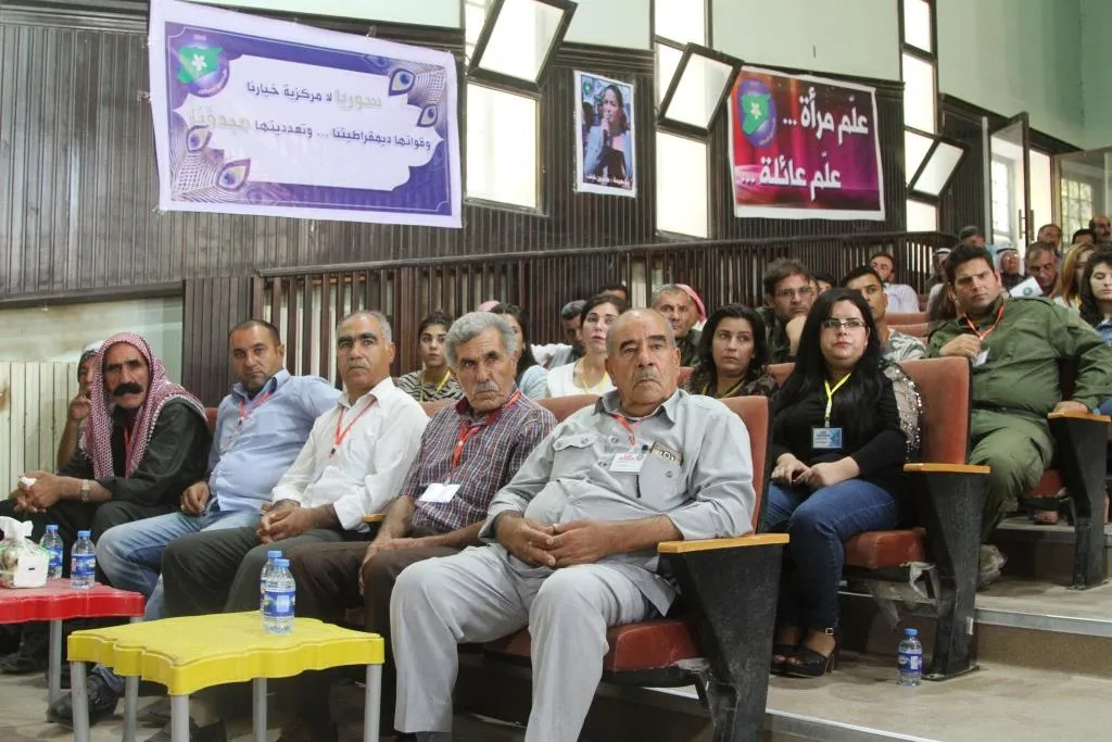 Partido Futuro de Siria celebra su primera conferencia en la región del Éufrates