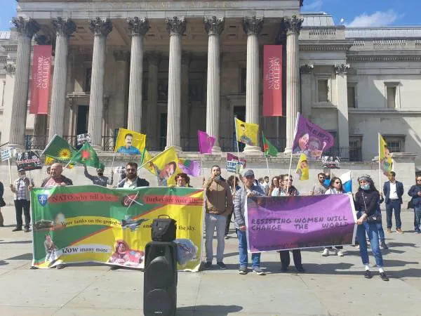 Demo en Londres contra los ataques turcos contra Kurdistán