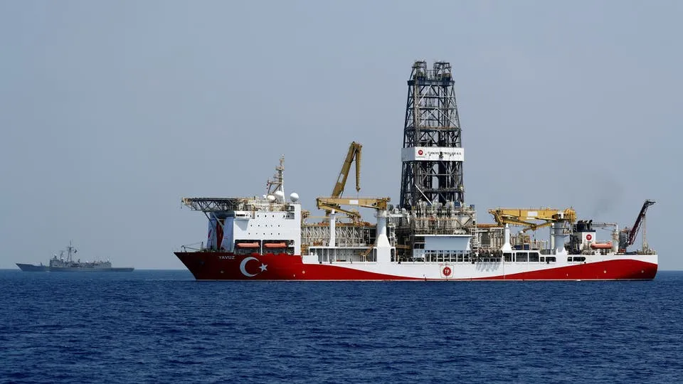 Turquía desafía las advertencias europeas y transporta un barco de exploración a Chipre
