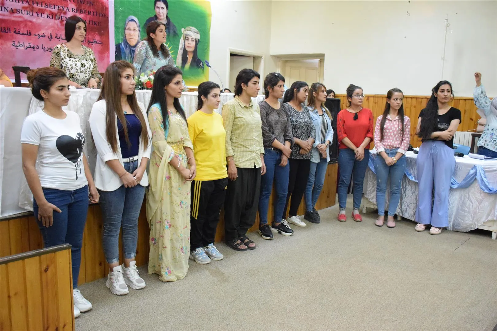 Organizar a las mujeres en PYD establece su consejo durante su primera conferencia