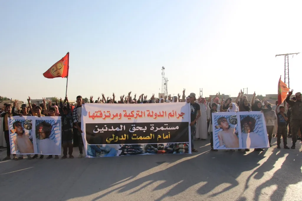 Pueblo de Al-Araimah se manifiesta contra la masacre de Turquía contra civiles