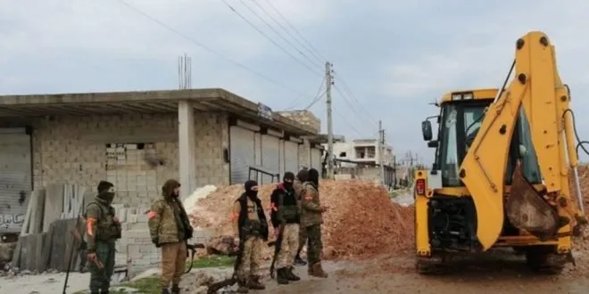 SOHR: Hombres armados leales a Turquía continúan arrasando las antiguas colinas de Afrin