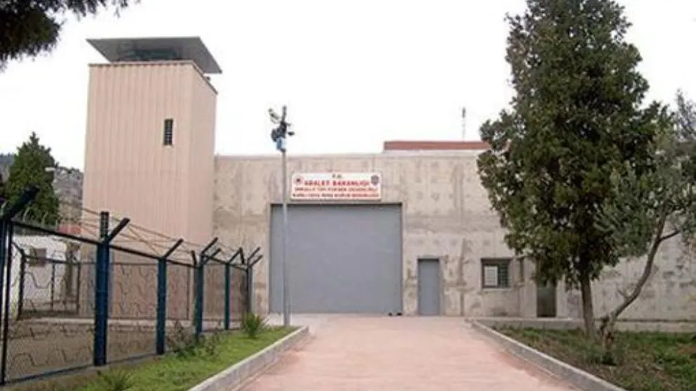 Las familias de los detenidos de Imrali solicitan al fiscal reunirse con ellos