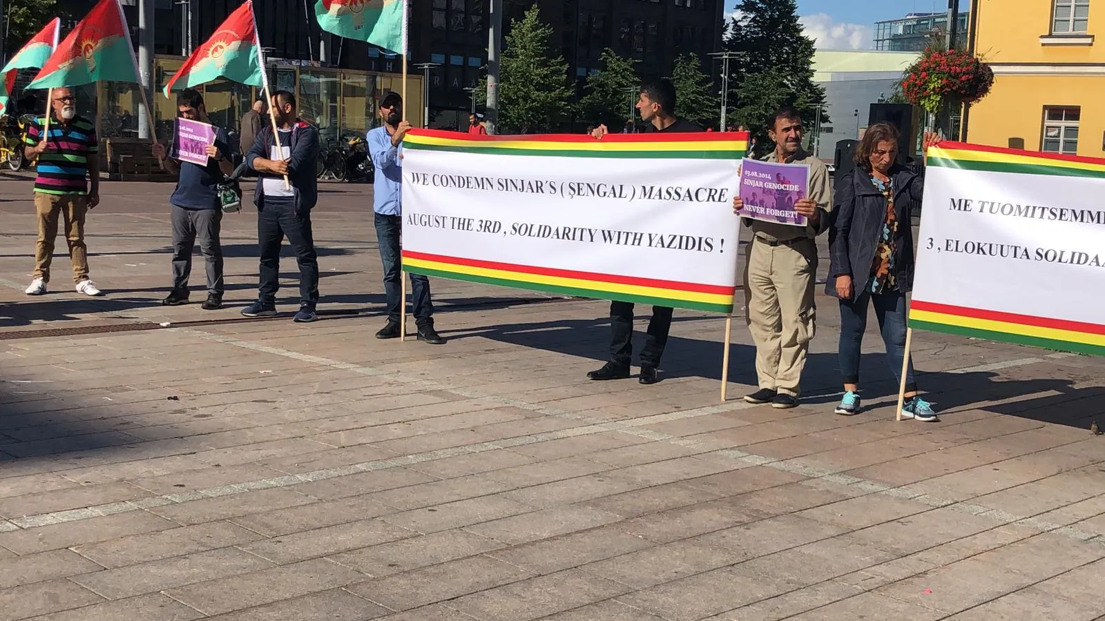 Protesta para condenar la masacre de Şengal en Finlandia