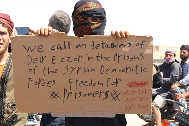 Manifestación en Deir ez-Zor contra el régimen sirio, Irán y Rusia