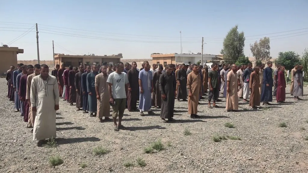 125 miembros de la tribu Okidat en Deir Ezzor se unen a las filas de las SDF