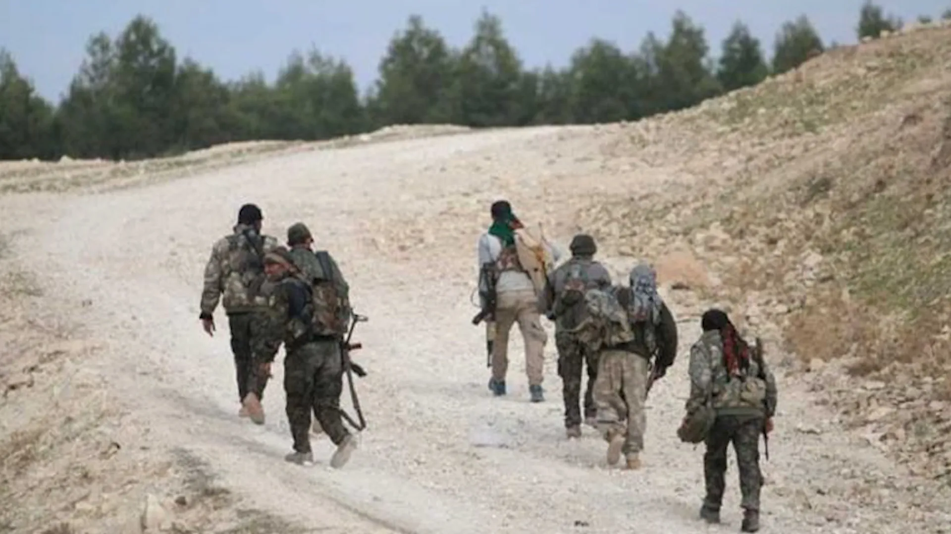 Enfrentamientos entre HTS y otra banda mercenaria en Idlib