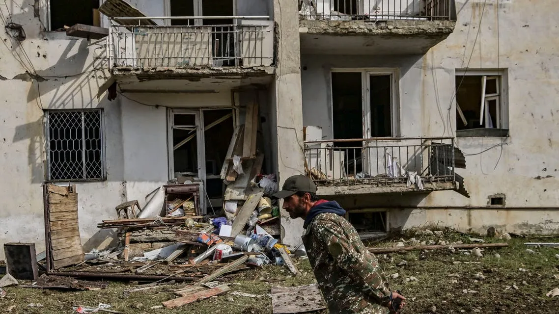 Incitación turca aseguir combatiendo en Karabaj; preparativos para transferir más mercenarios sirios