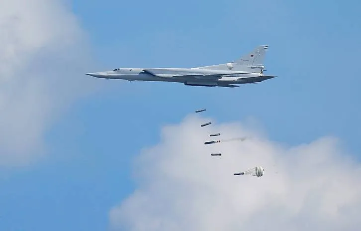 Aviones de combate rusos asaltan el campo de Idlib