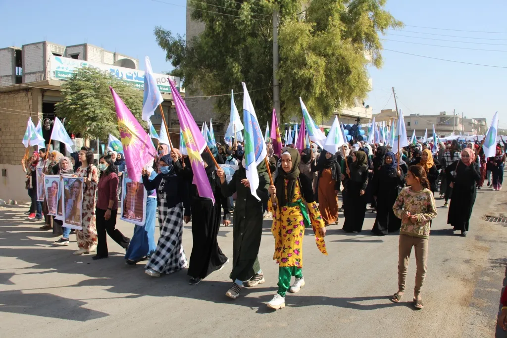 Desde Manbij... "Derrotaremos la ocupación y lucharemos por la paz"