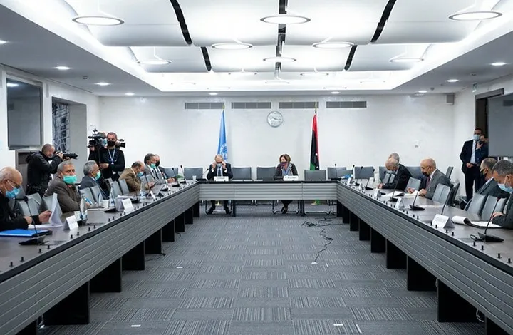 Por primera vez, el Comité Militar de Libia mantiene conversaciones dentro del país