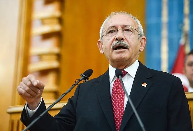 Líder turco de la oposición a Erdogan: le pides a las personas hambrientas que boicoteen los productos franceses
