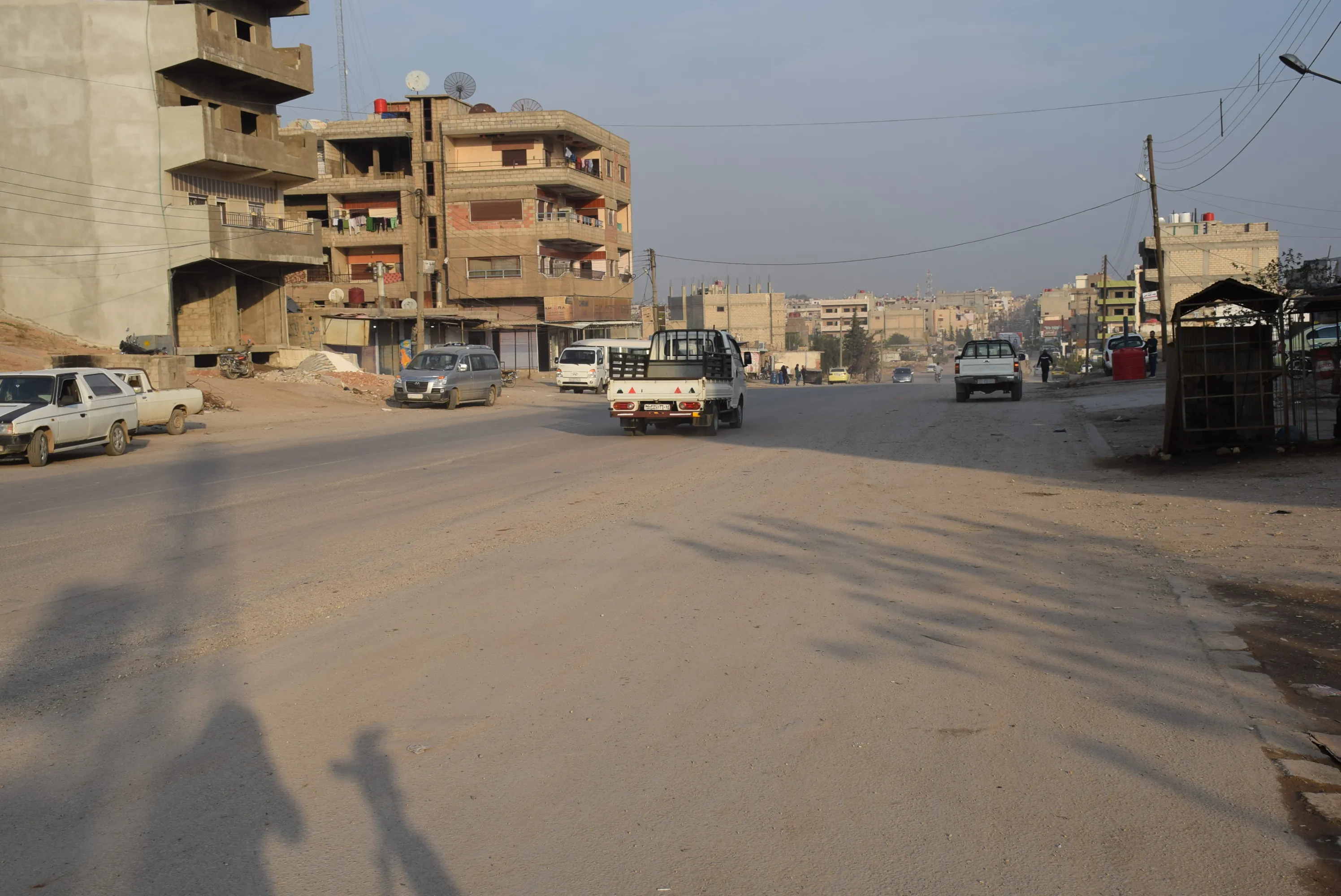 Los ciudadanos de Rojava piden a Barzani que enfrente la ocupación, no que encienda la guerra interna