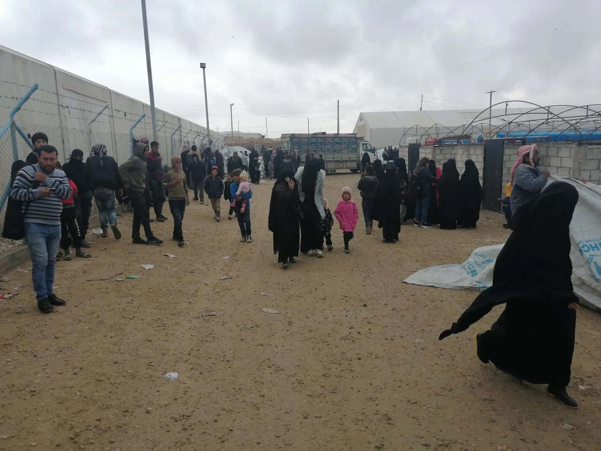120 familias sirias abandonan el campamento de al-Hol