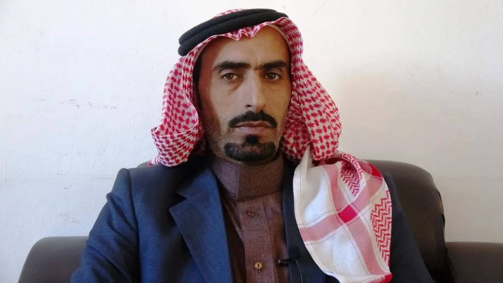 Los residentes de Ain Issa protestan ante la base rusa para denunciar el bombardeo turco