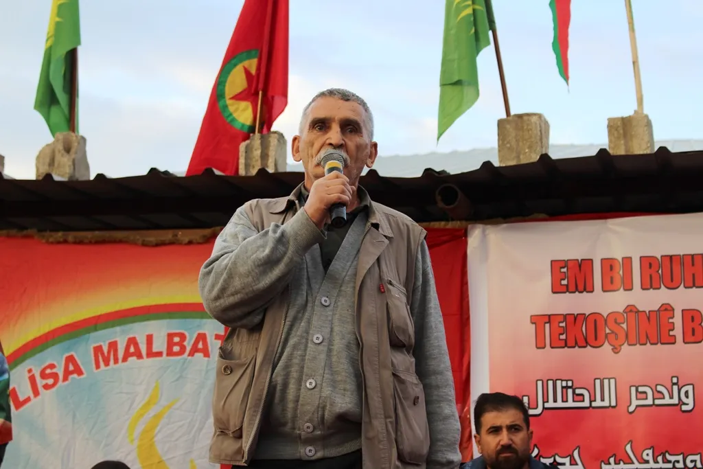 La gente de Dêrik celebra el aniversario del nacimiento del PKK