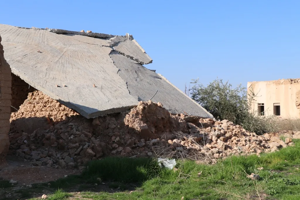 La ocupación ataca aldeas habitadas en el campo de Manbij