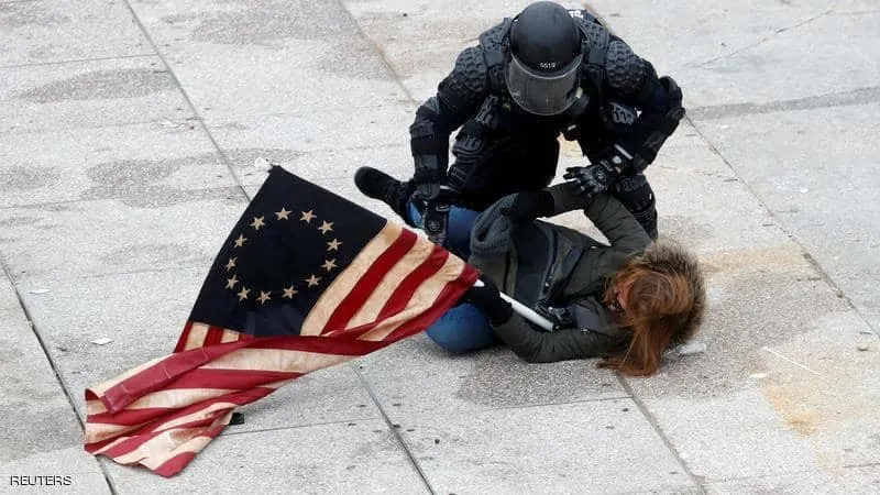 Washington: cuatro muertos y 52 detenidos en enfrentamientos en el Congreso