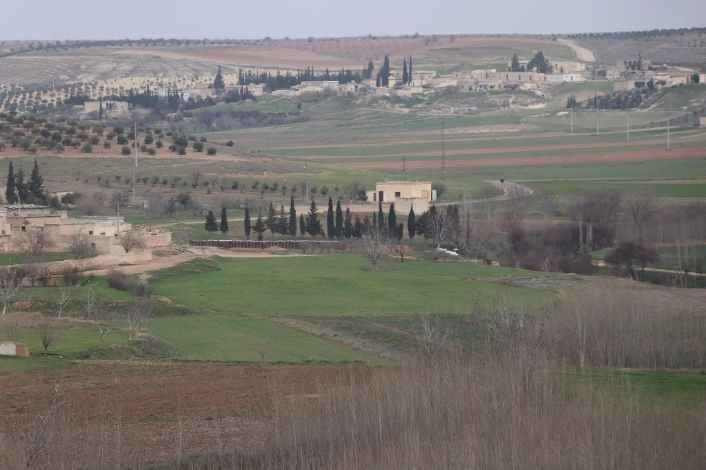 Una vez más, los civiles en las aldeas de Manbij son blanco de la ocupación turca