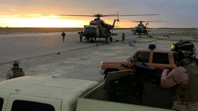 La base aérea de Al Asad bajo ataques con cohetes Katyusha