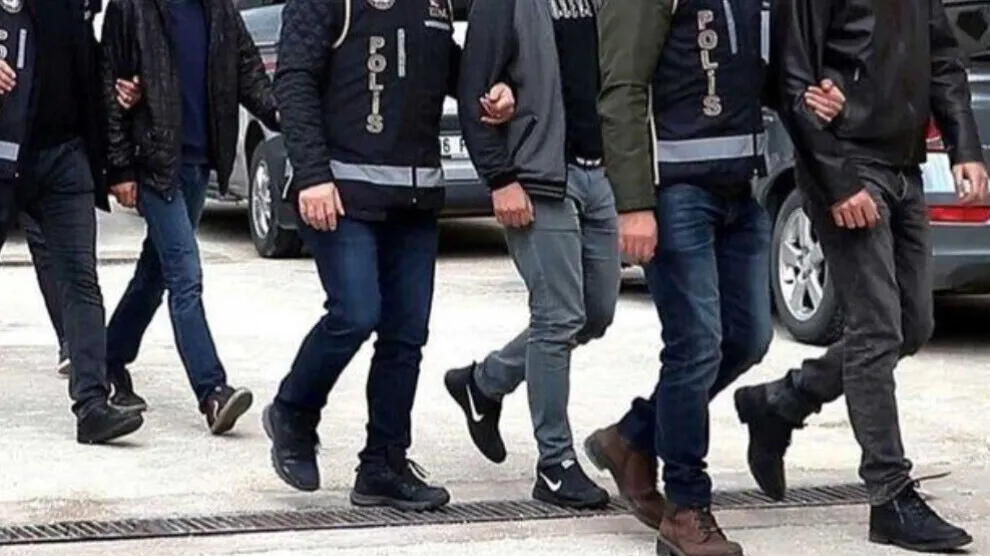 8 activistas políticos detenidos en Estambul