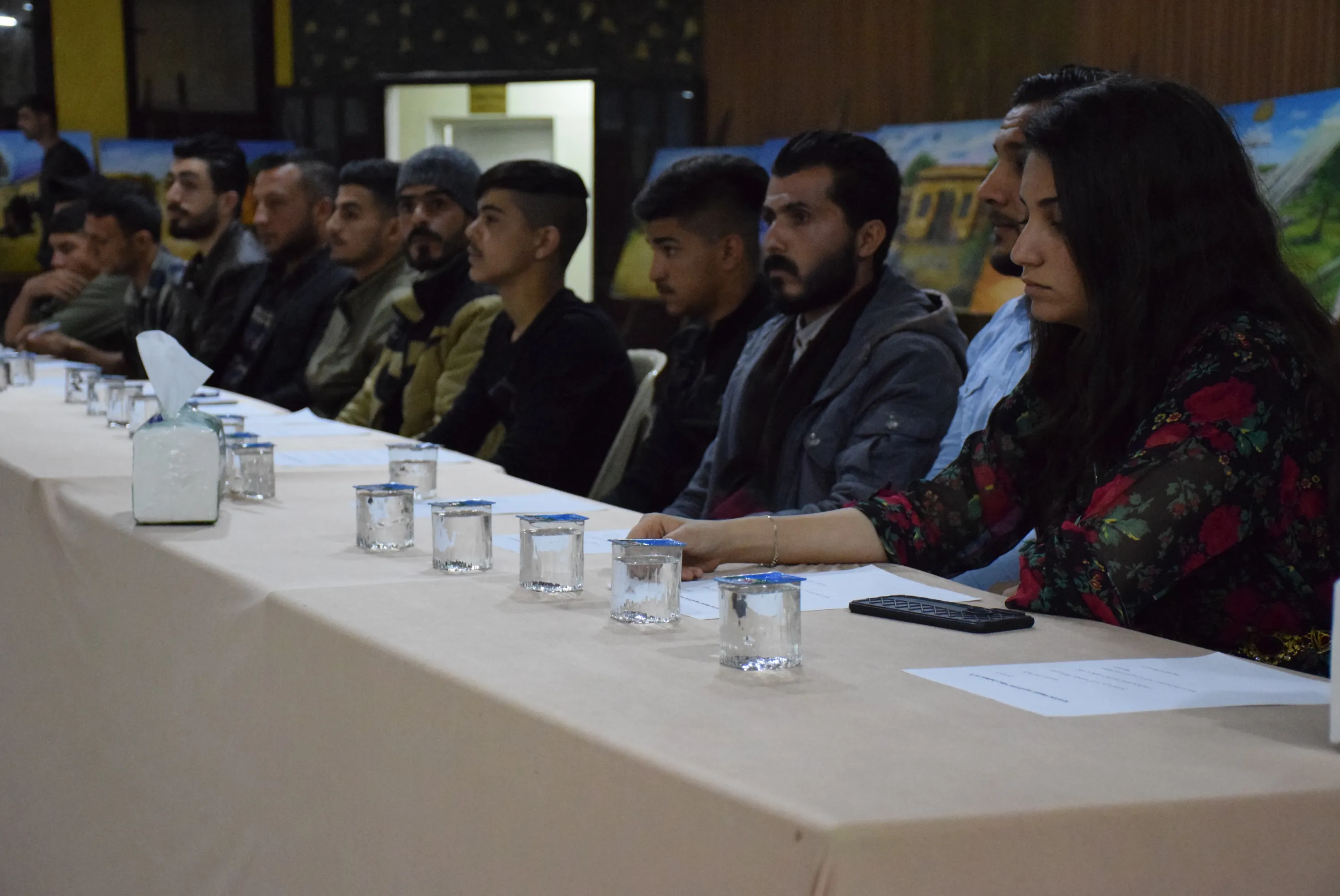 Seminario en Qamishlo para discutir los problemas que enfrentan los jóvenes y formas de resolverlos