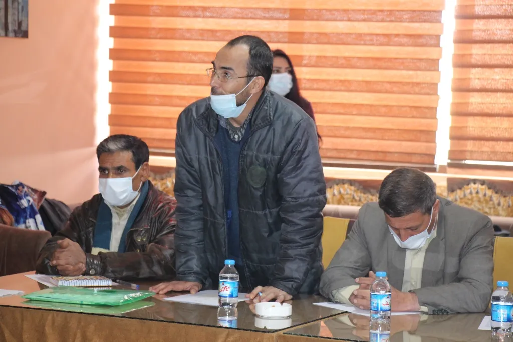 Nueva constitución siria en seminario en Manbij